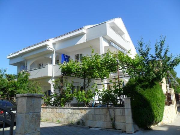 Apartment In Okrug Gornji With Seaview, Terrace, Air Condition, Wifi Trogir Exterior photo